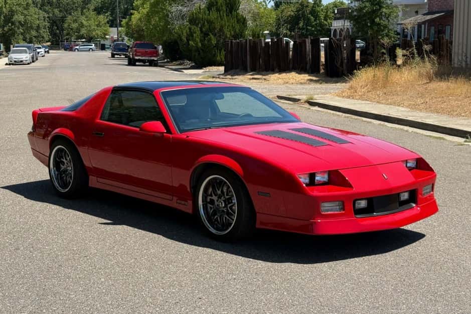 1989 Chevrolet Camaro (3rd Generation – 1982-1992) sold for $12,750