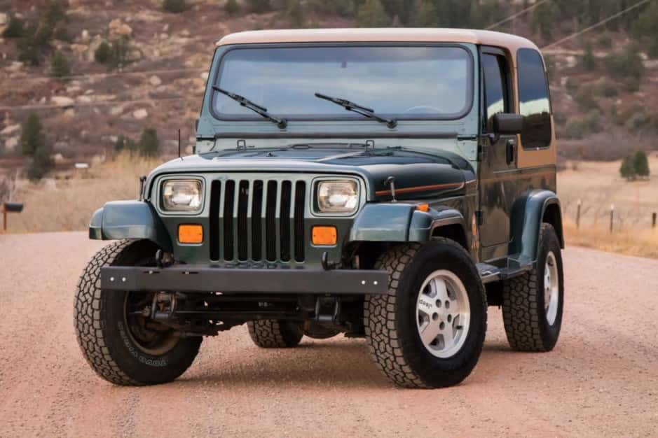1993 Jeep Wrangler YJ (1987-1995) sold for $16,800
