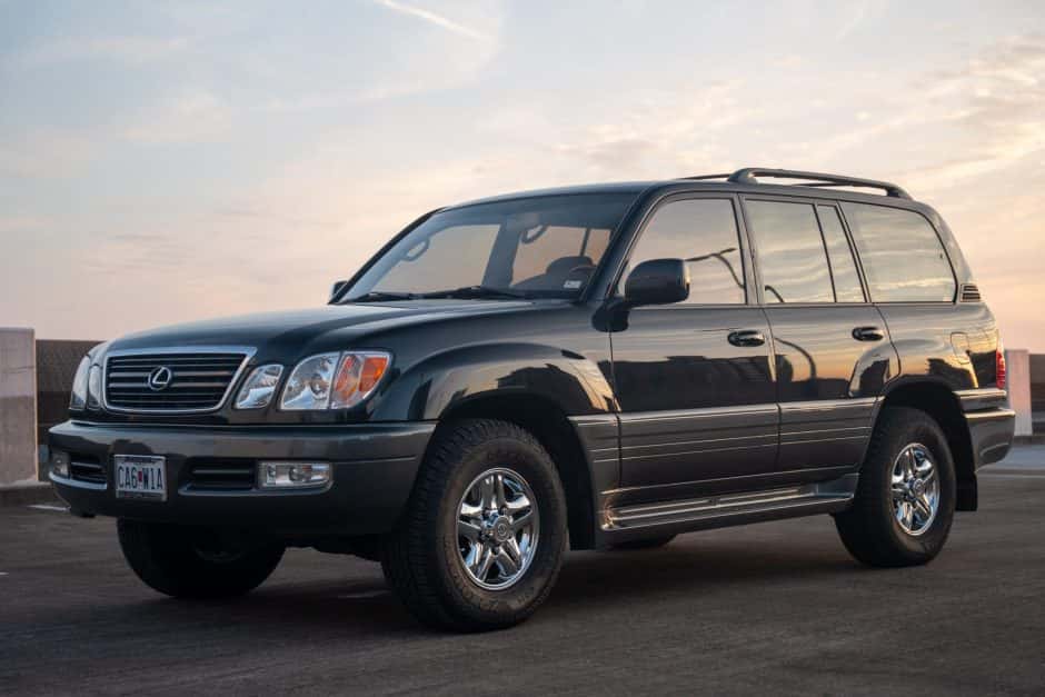 2001 Lexus LX470 sold for $40,250