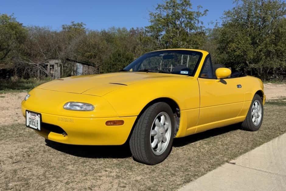 1992 Mazda NA MX-5 Miata sold for $7,200