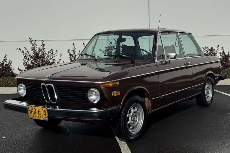 1975 BMW 2002 sold for $13,002