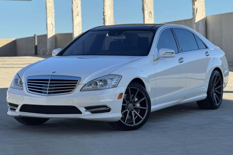 2013 Mercedes-Benz W221 S-Class sold for $8,400