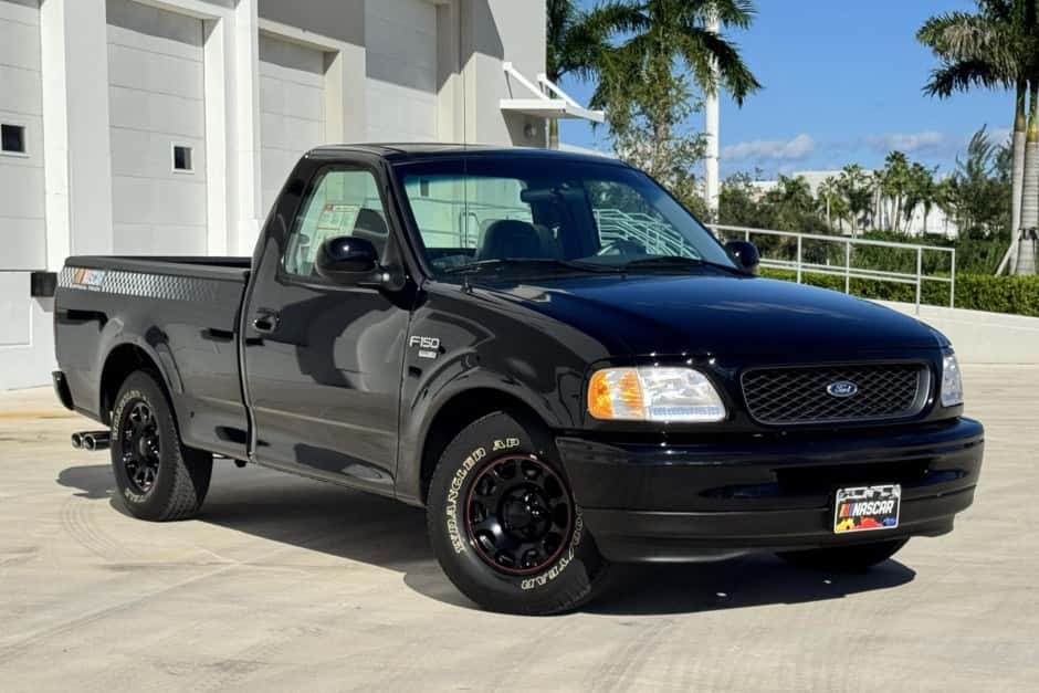 1998 Ford F-150 (1997-2004) sold for $32,250