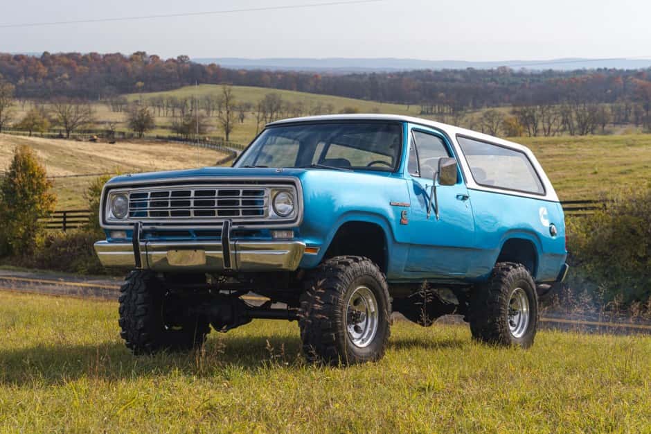 1976 Dodge Ramcharger / Plymouth Trail Duster sold for $32,500