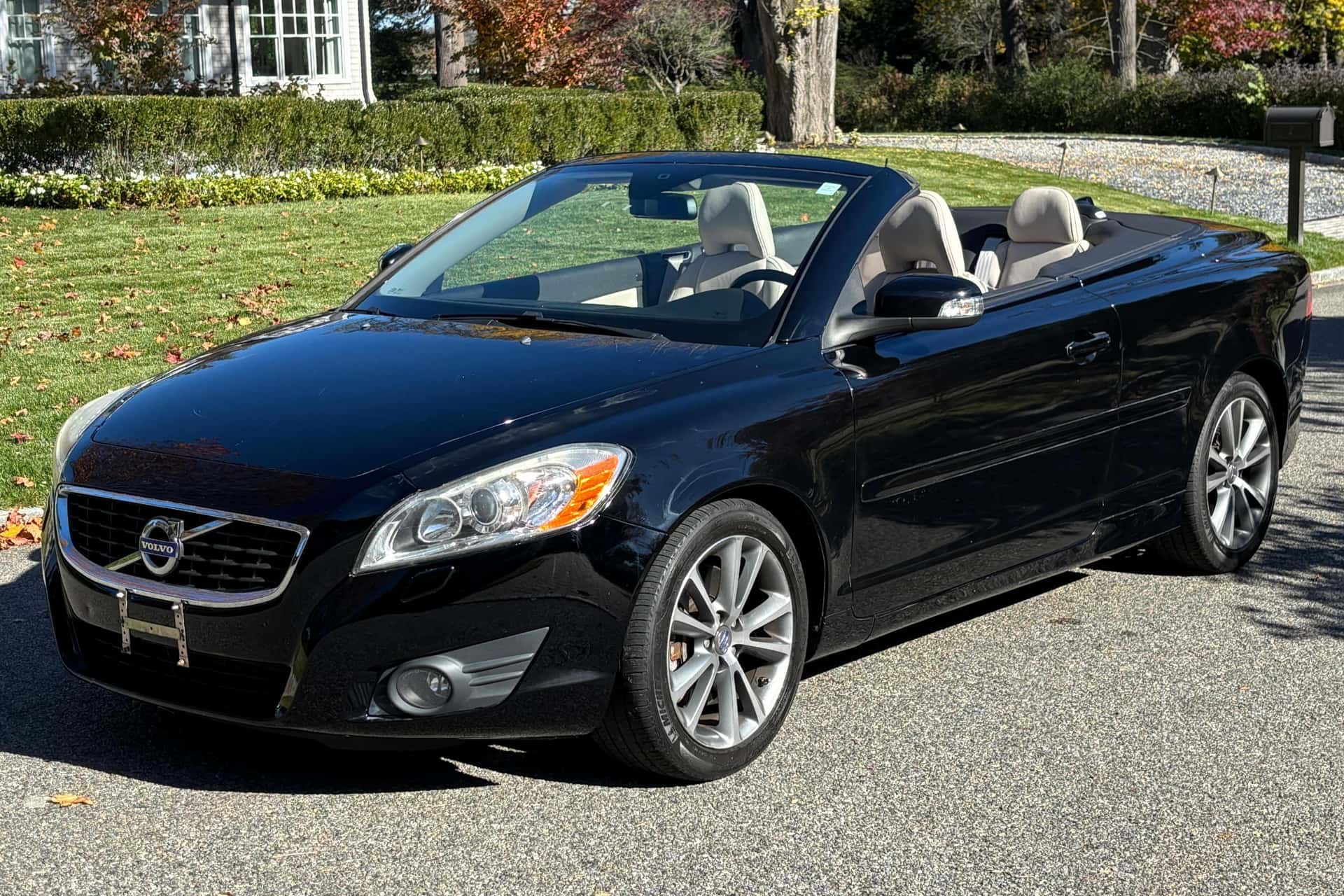 2012 Volvo C70 sold for $6,600