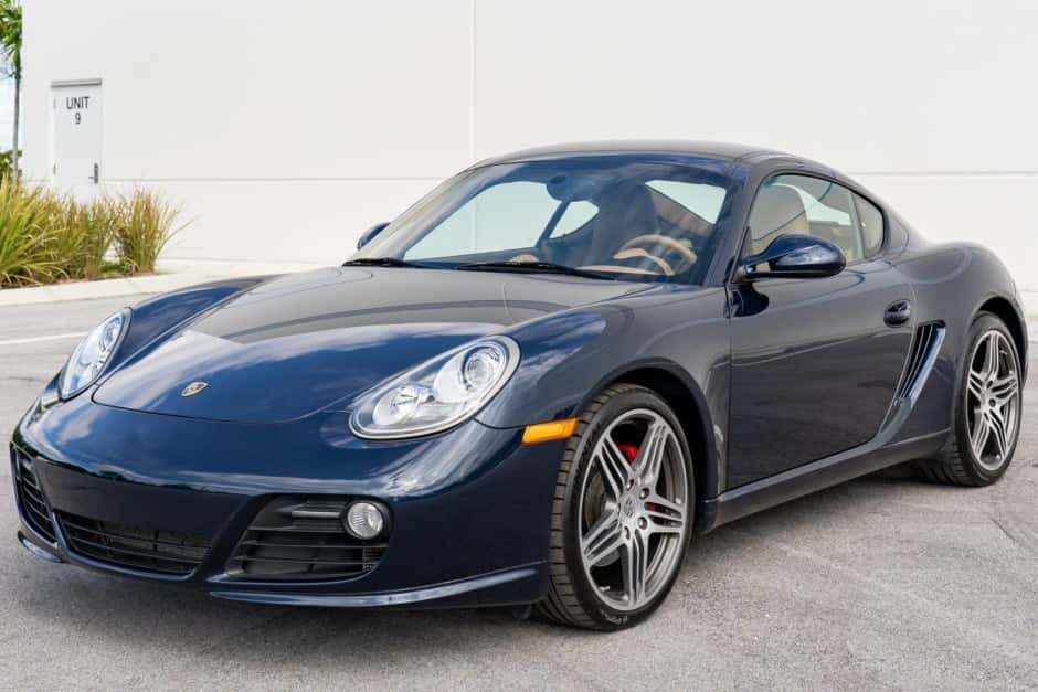 2012 Porsche 987 Cayman sold for $44,040