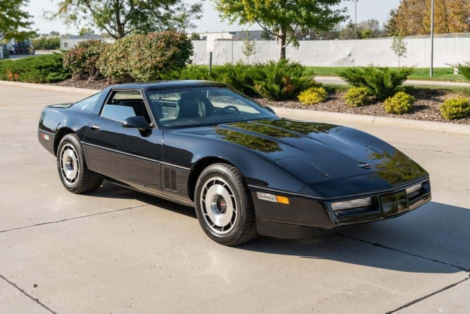 1985 Chevrolet Corvette C4 Coupe (1984-1991) sold for $8,800