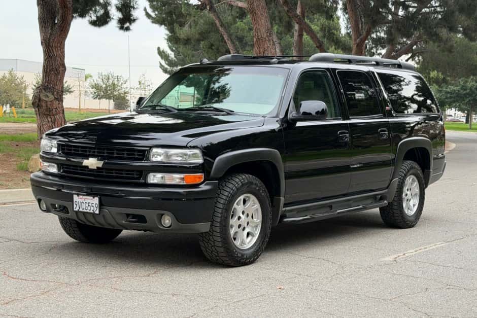 2005 Chevrolet Suburban (GMT800 2000-2006) sold for $23,000