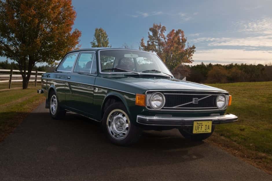 1973 Volvo 140 sold for $17,142