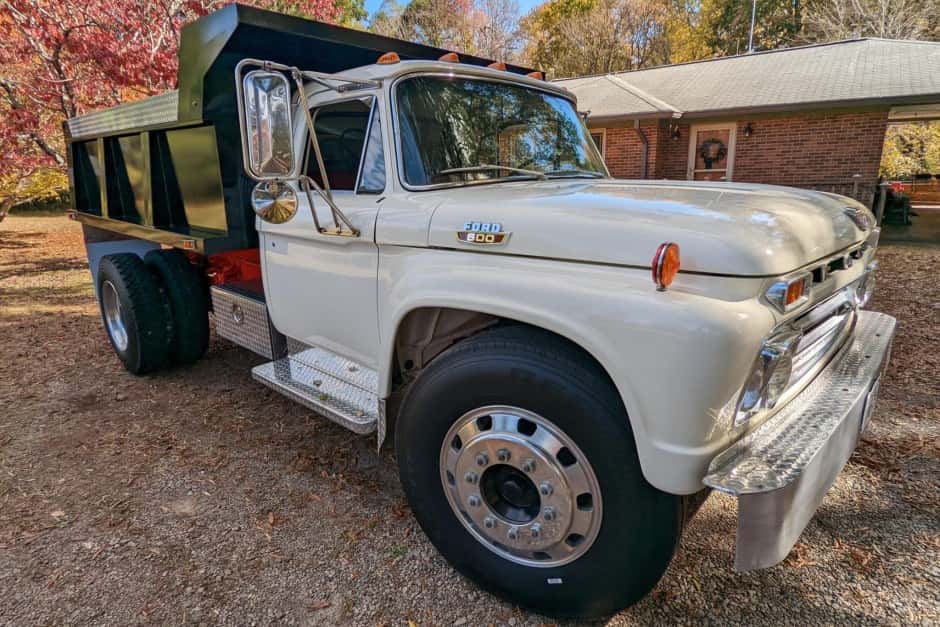 1965 Ford F-Series 1961-1966 sold for $30,500