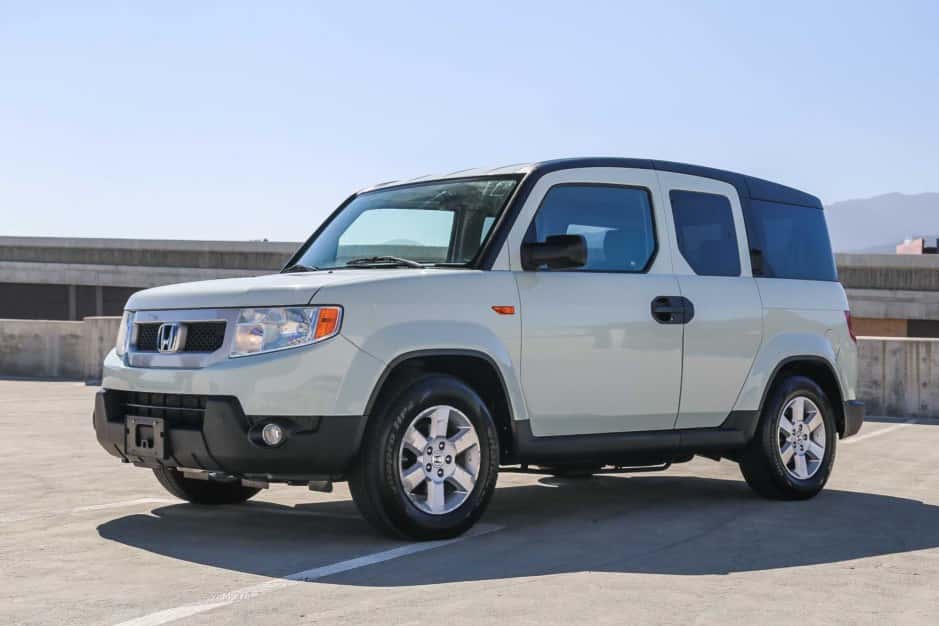 2010 Honda Element sold for $4,150