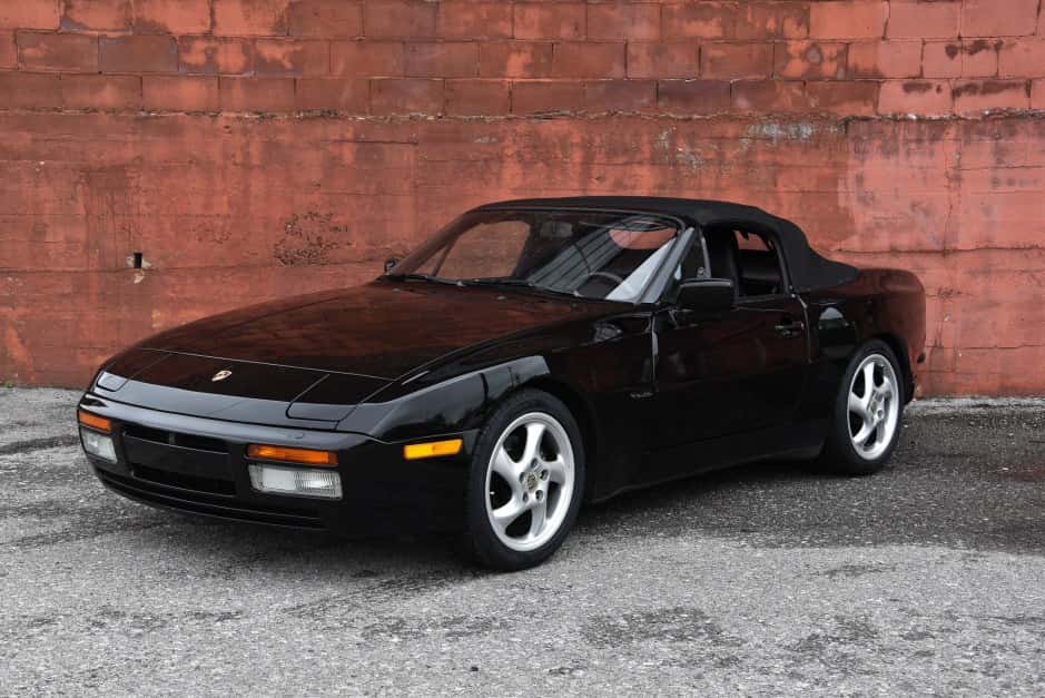 1990 Porsche 944 sold for $15,500