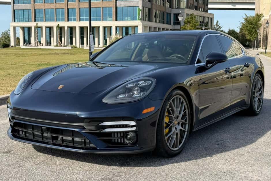 2021 Porsche Panamera sold for $111,111
