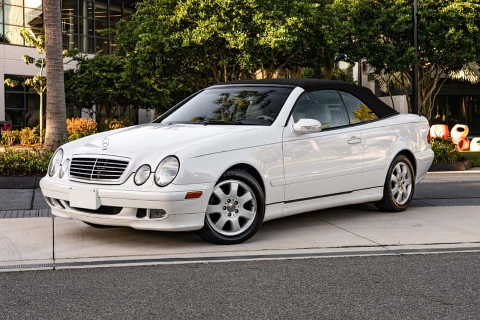 2000 Mercedes-Benz CLK-Class sold for $8,601