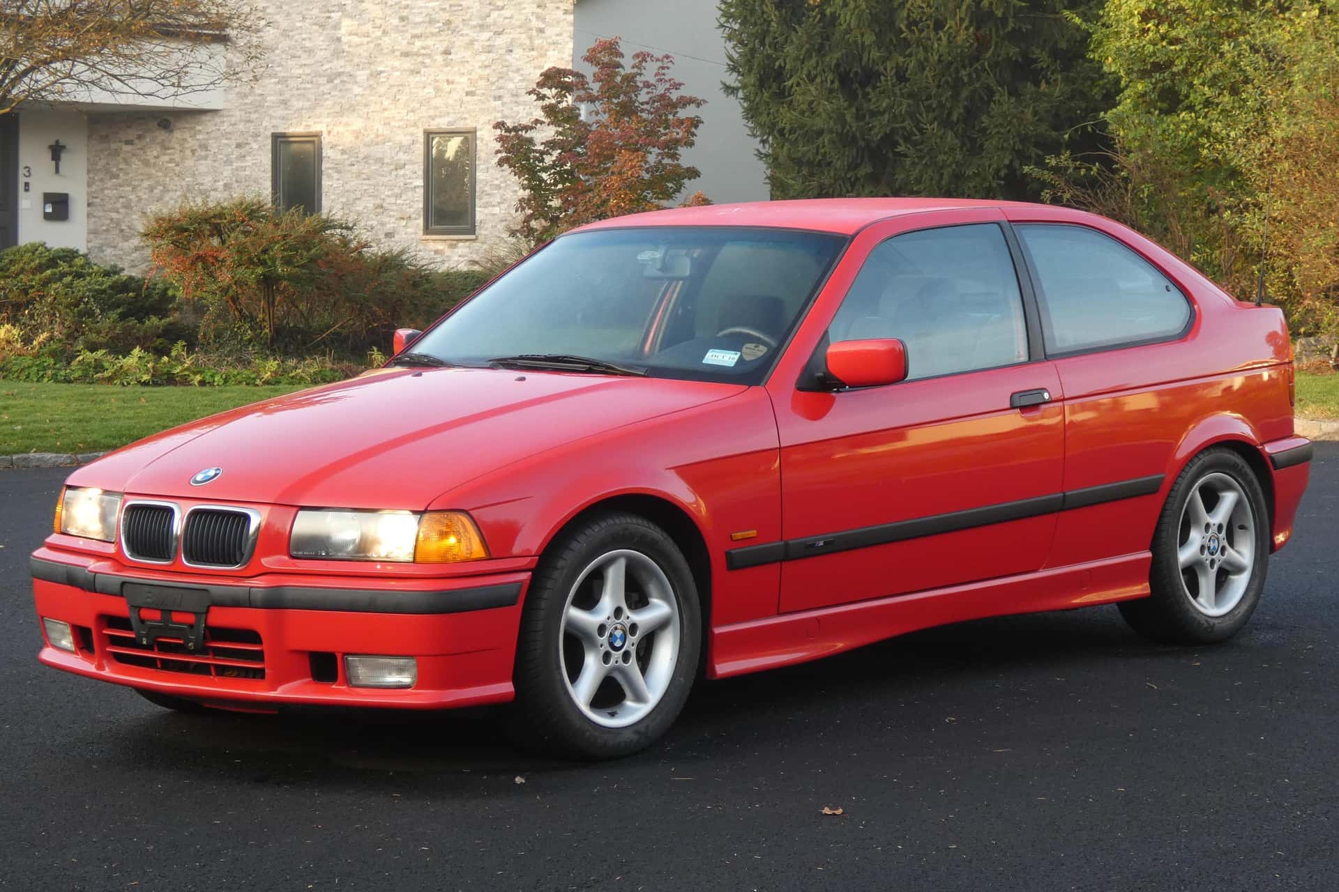 1999 BMW 3 Series sold for $17,000