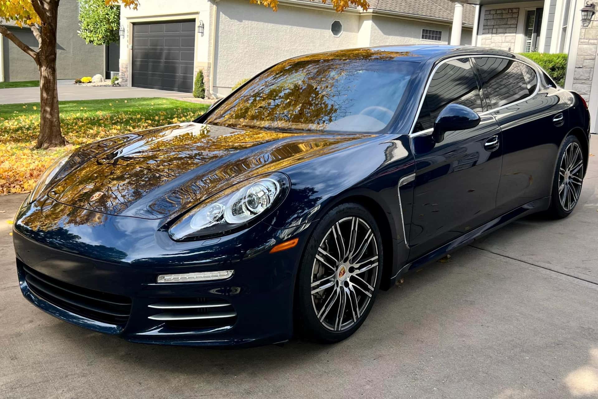 2015 Porsche Panamera sold for $24,000