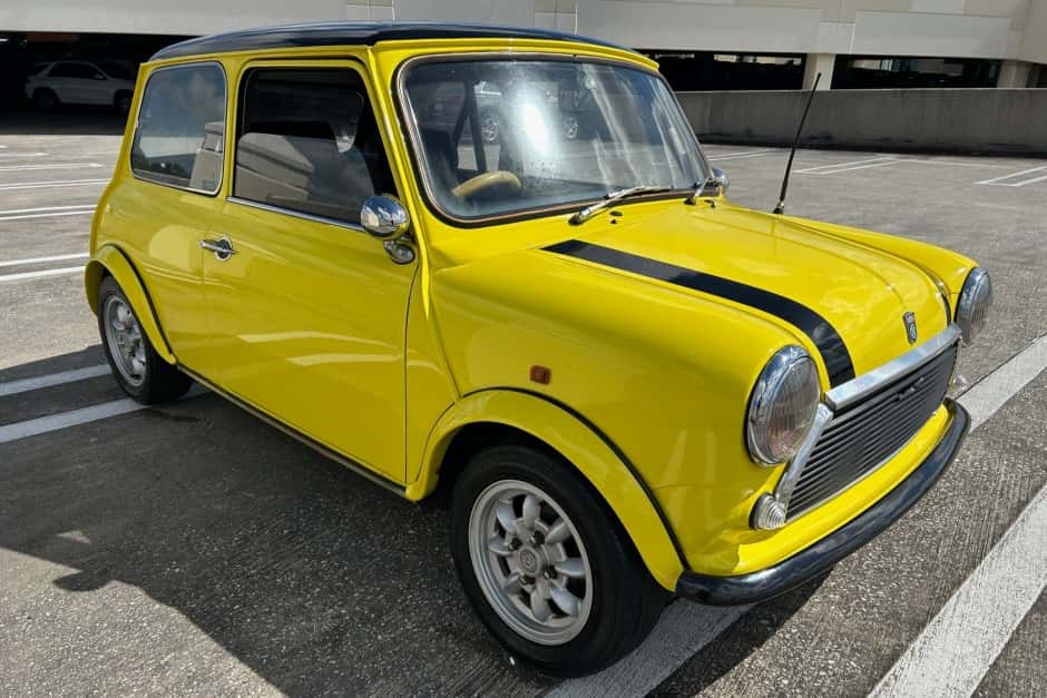 0 Mini Mk III-Mk V sold for $9,201