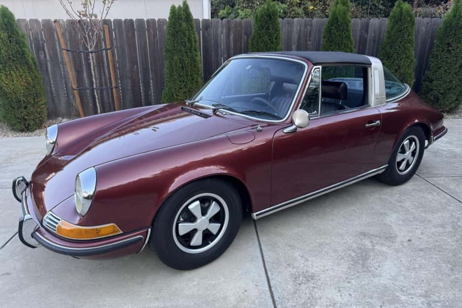 1971 Porsche LWB 911T (1969-1973) sold for $55,500