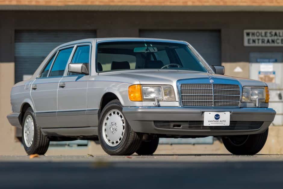 1987 Mercedes-Benz W126 S-Class sold for $18,250
