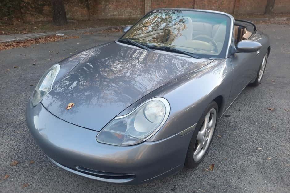 2001 Porsche 996 911 (Non-Turbo/GT2/GT3) sold for $18,750