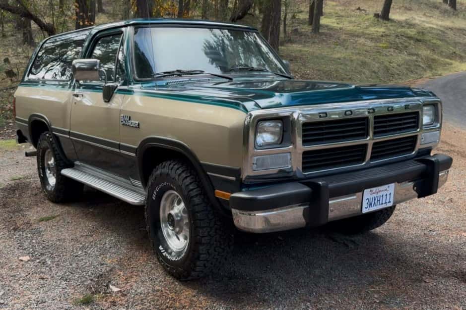 1993 Dodge Ramcharger / Plymouth Trail Duster sold for $25,500