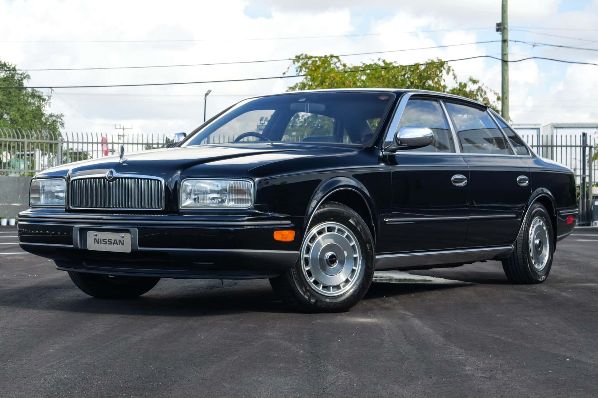 1992 Nissan President sold for $4,600