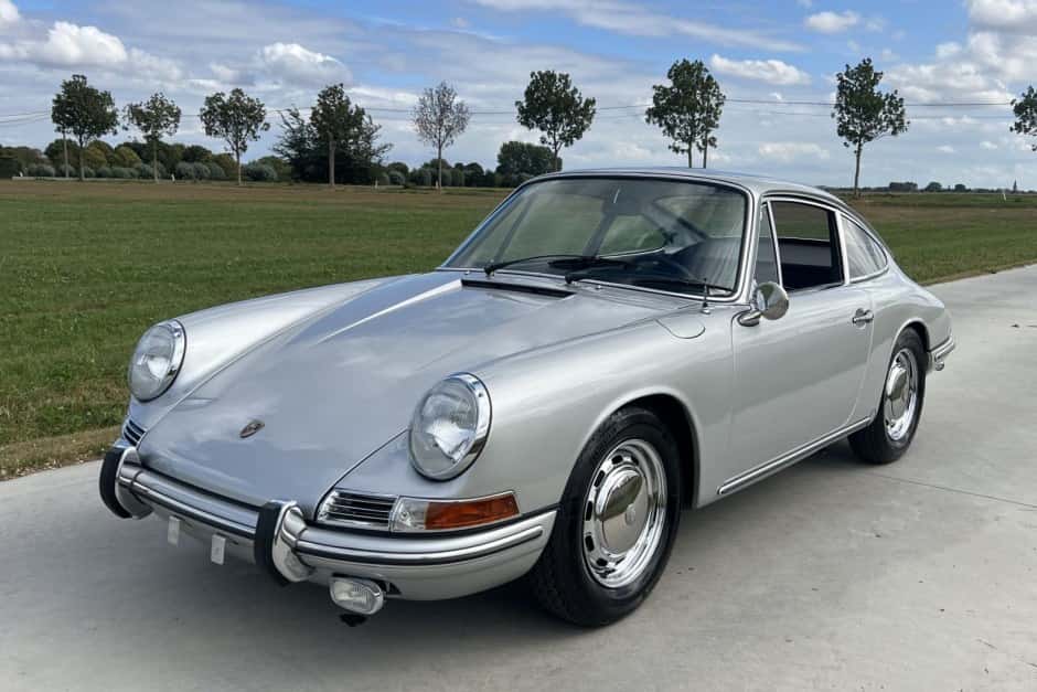 1968 Porsche SWB 911 (1965-1968) sold for €65,000