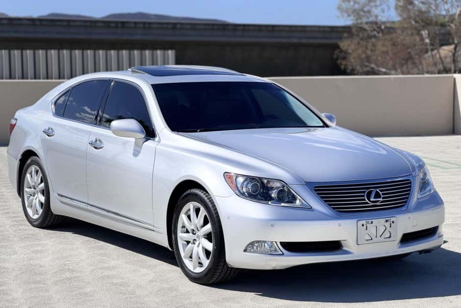 2007 Lexus LS Sedan sold for $17,650