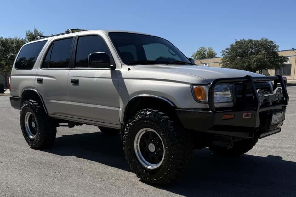 1998 Toyota 4Runner (N180) sold for $9,300