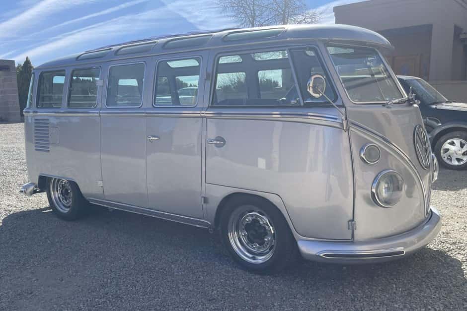 1969 Volkswagen Split-Window Bus sold for $39,400