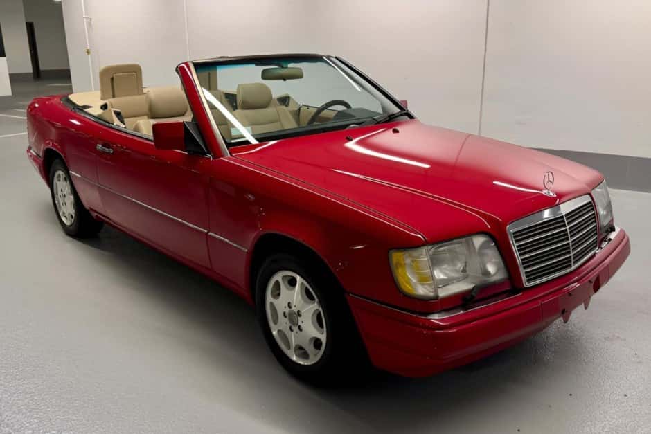 1995 Mercedes-Benz W124 E-Class sold for $11,000