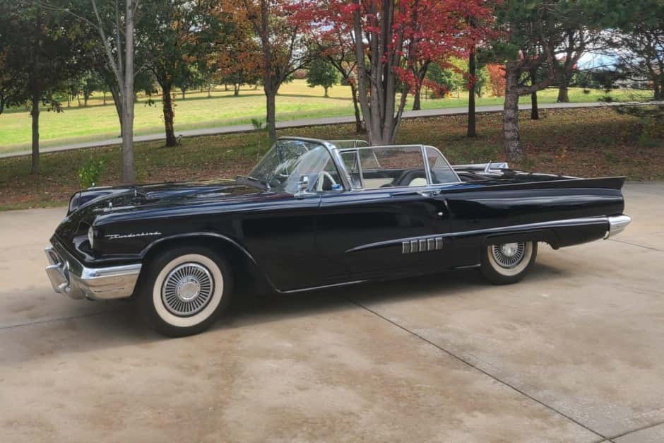 1958 Ford Thunderbird (1958-1960) sold for $15,000