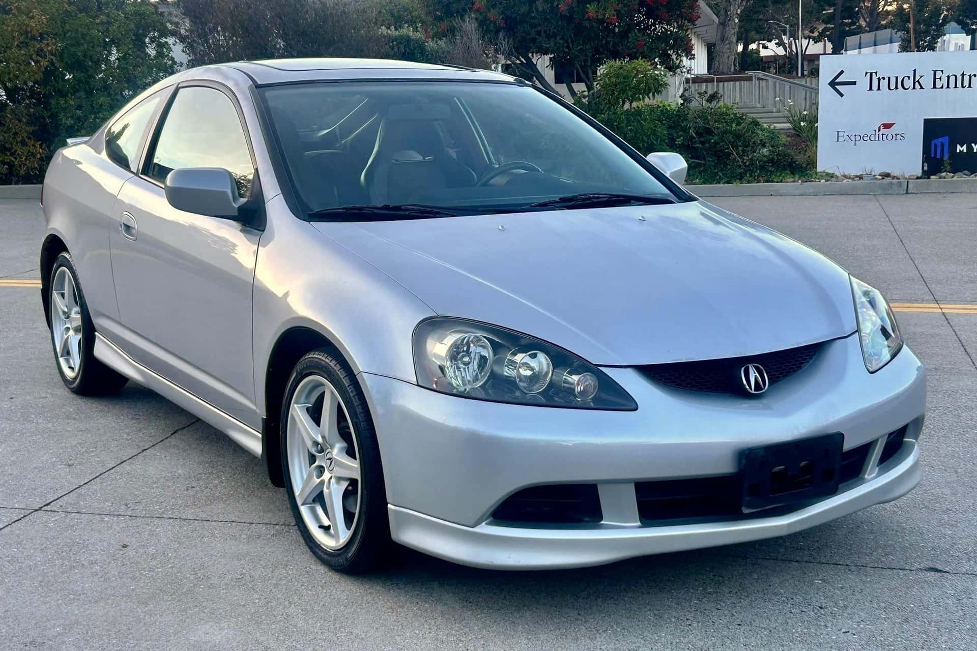 2005 Acura RSX sold for $10,405