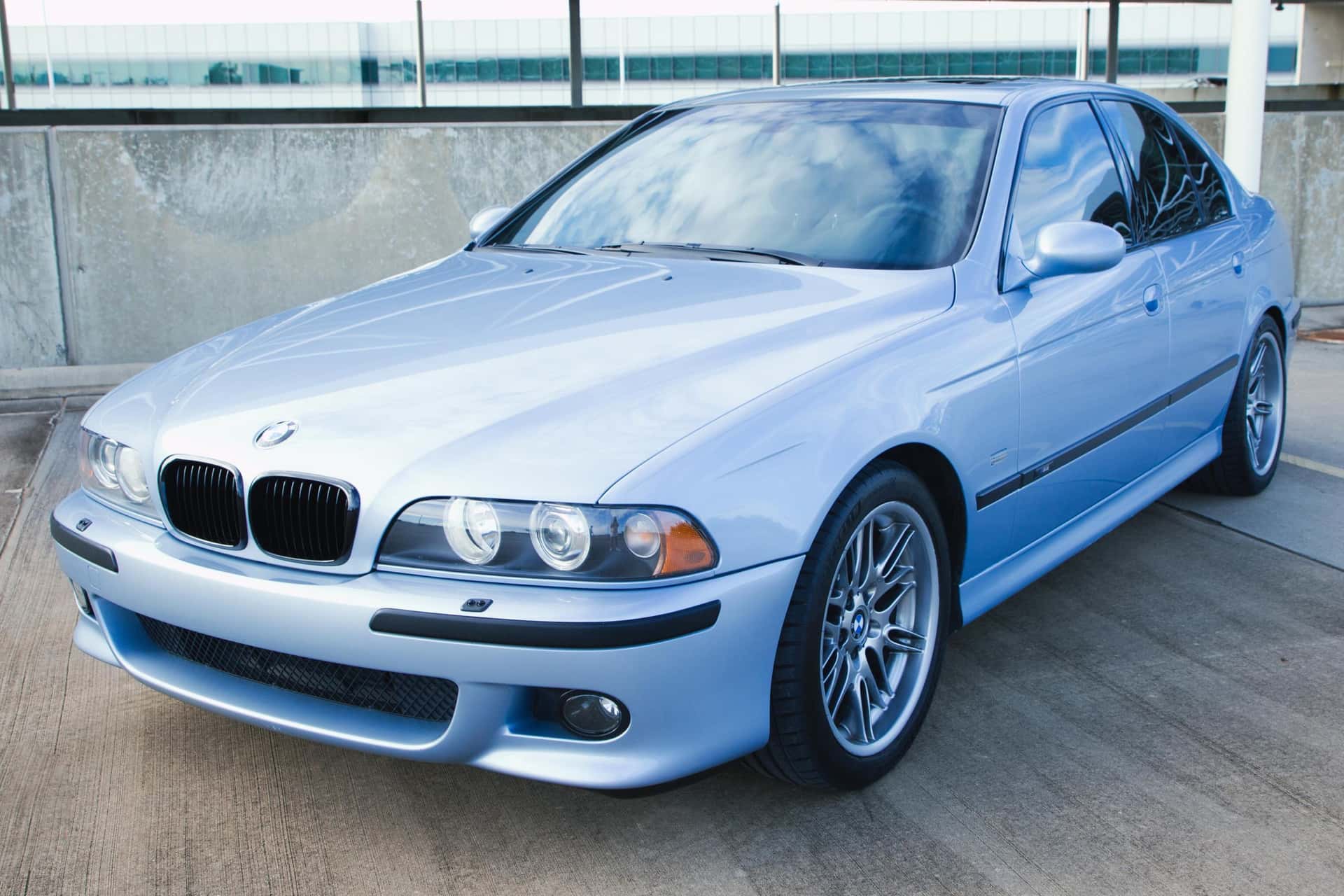 2001 BMW E39 M5 sold for $50,039