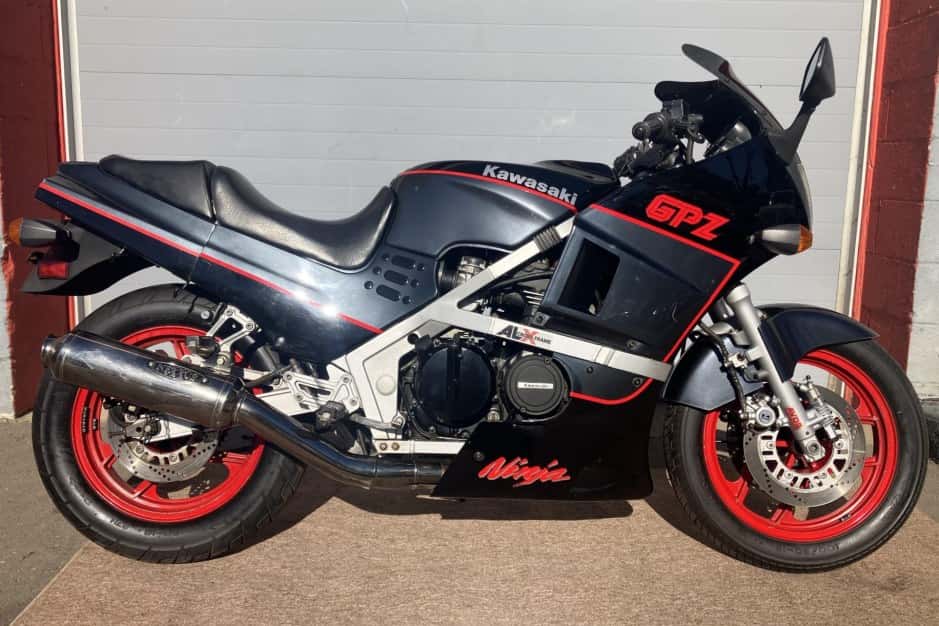 1986 Kawasaki Ninja sold for $2,750