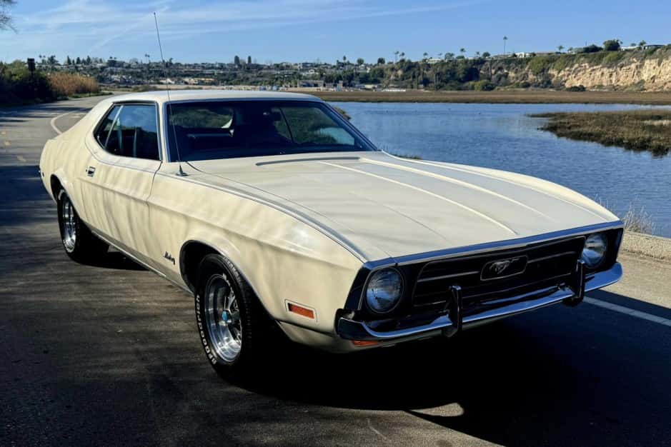 1972 Ford Mustang 1969-1973 sold for $11,500