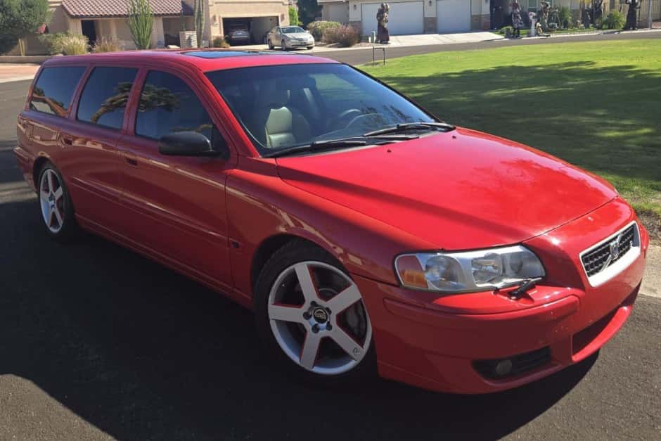 2006 Volvo V70R sold for $11,250