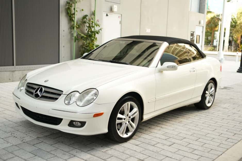 2007 Mercedes-Benz CLK-Class sold for $9,001