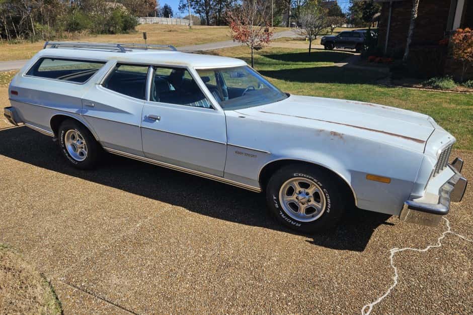 1976 Ford Torino sold for $11,249