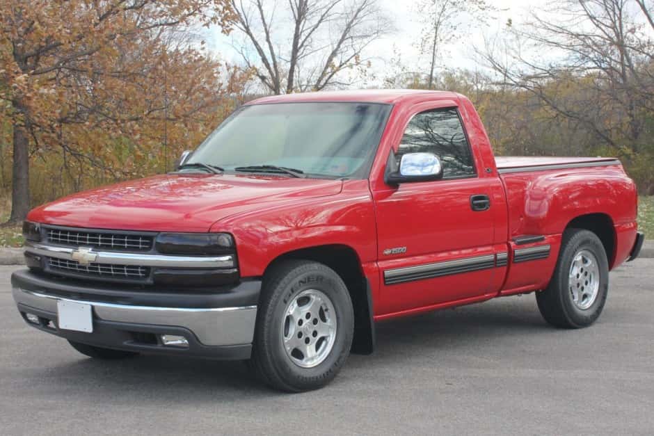 2000 Chevrolet Silverado GMT800 (1999-2007) sold for $25,000