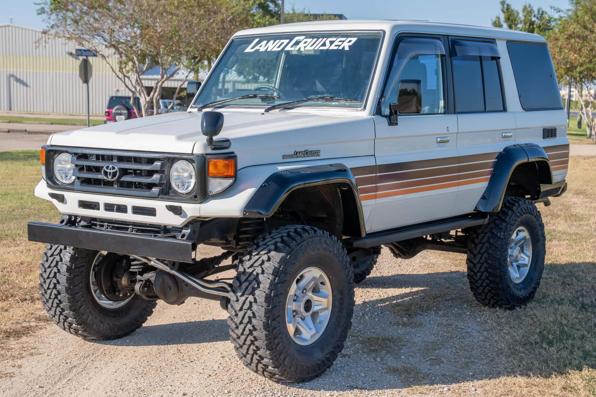 2000 Toyota Land Cruiser sold for $21,250