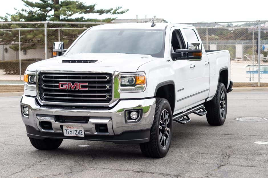 2019 GMC Sierra (K2XX 2014-2019) sold for $38,250