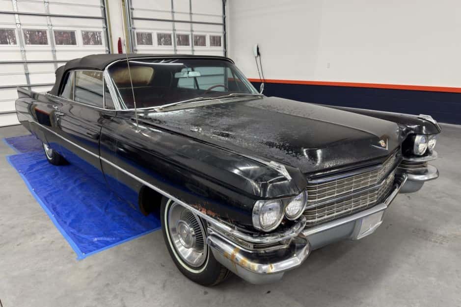 1963 Cadillac Series 62 sold for $3,700