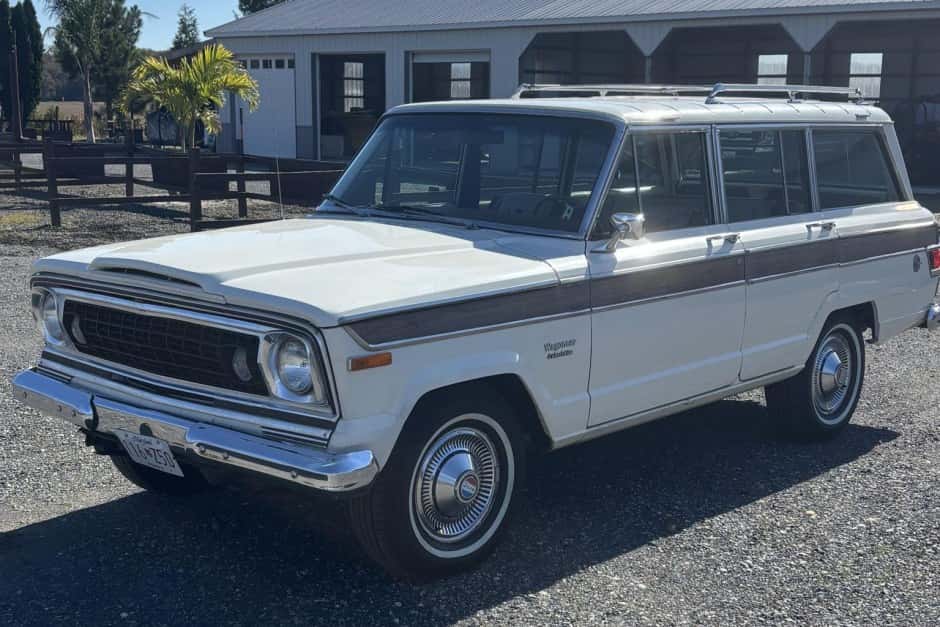 1976 Jeep SJ Cherokee sold for $12,000