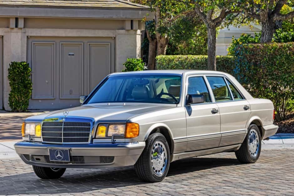 1987 Mercedes-Benz W126 S-Class sold for $24,000