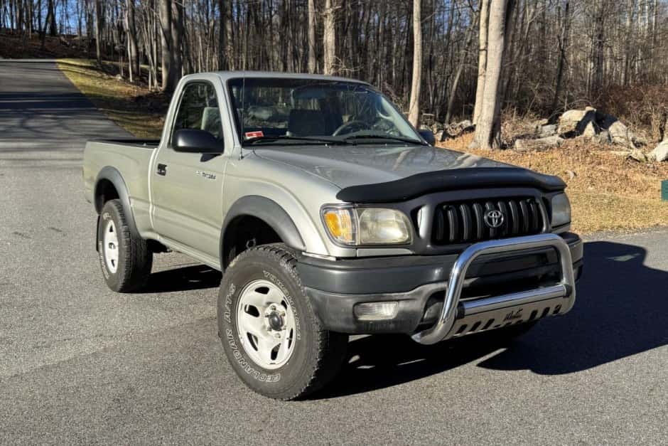 2004 Toyota Tacoma (N1X0 1995-2005) sold for $10,250