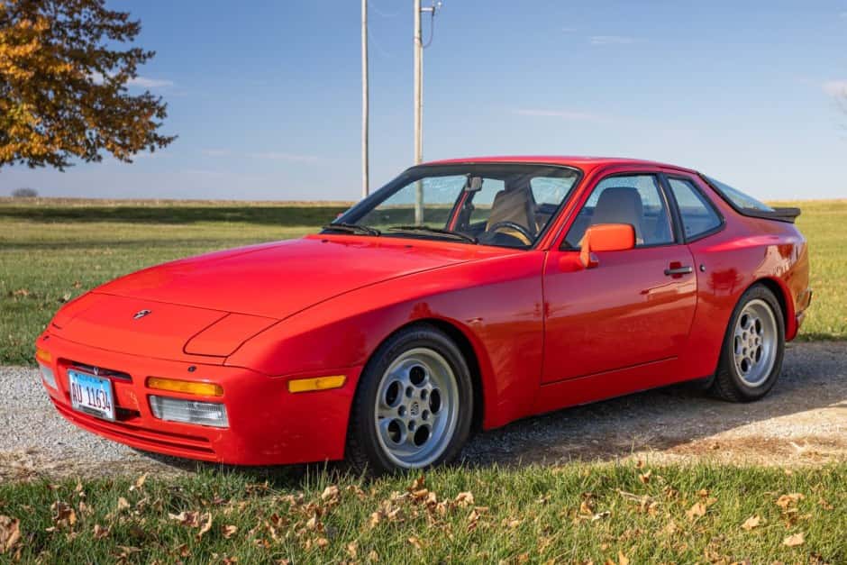 1986 Porsche 944 Turbo sold for $17,450