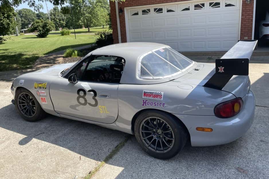 1999 Mazda NB MX-5 Miata sold for $10,600