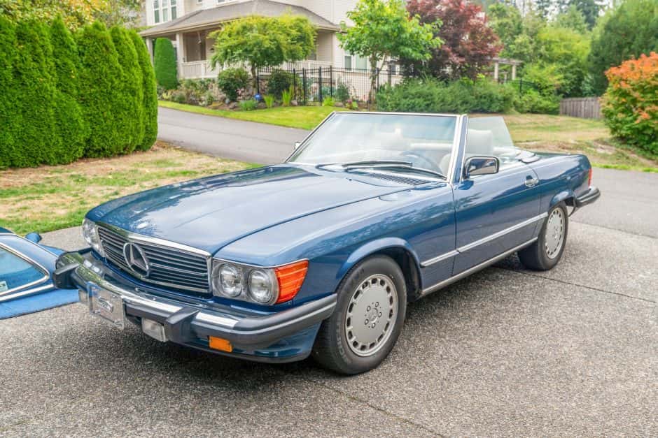 1989 Mercedes-Benz R107 SL sold for $31,000