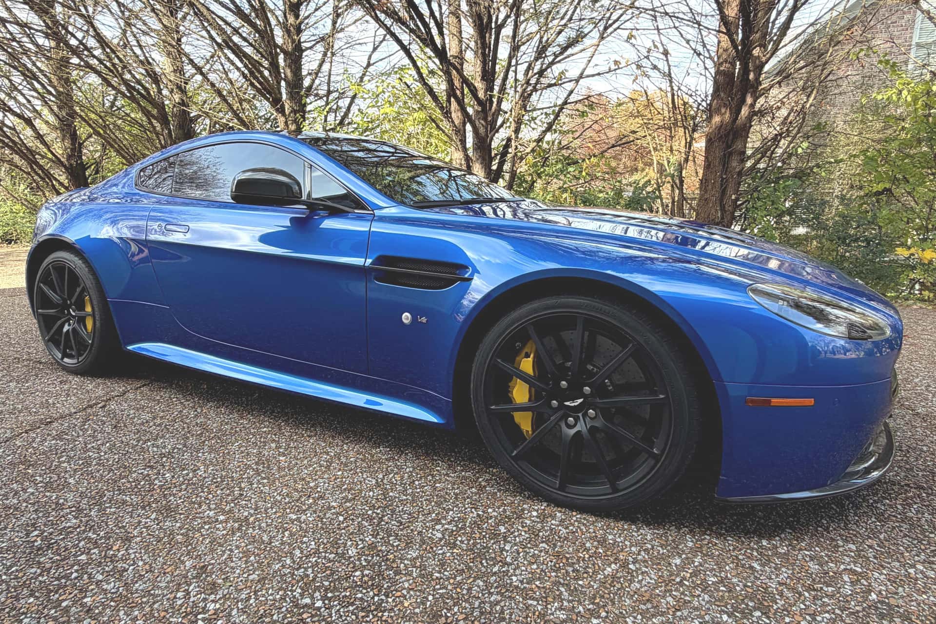 2015 Aston Martin Vantage sold for $97,500